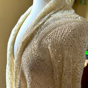 Knit cover up w long sleeves